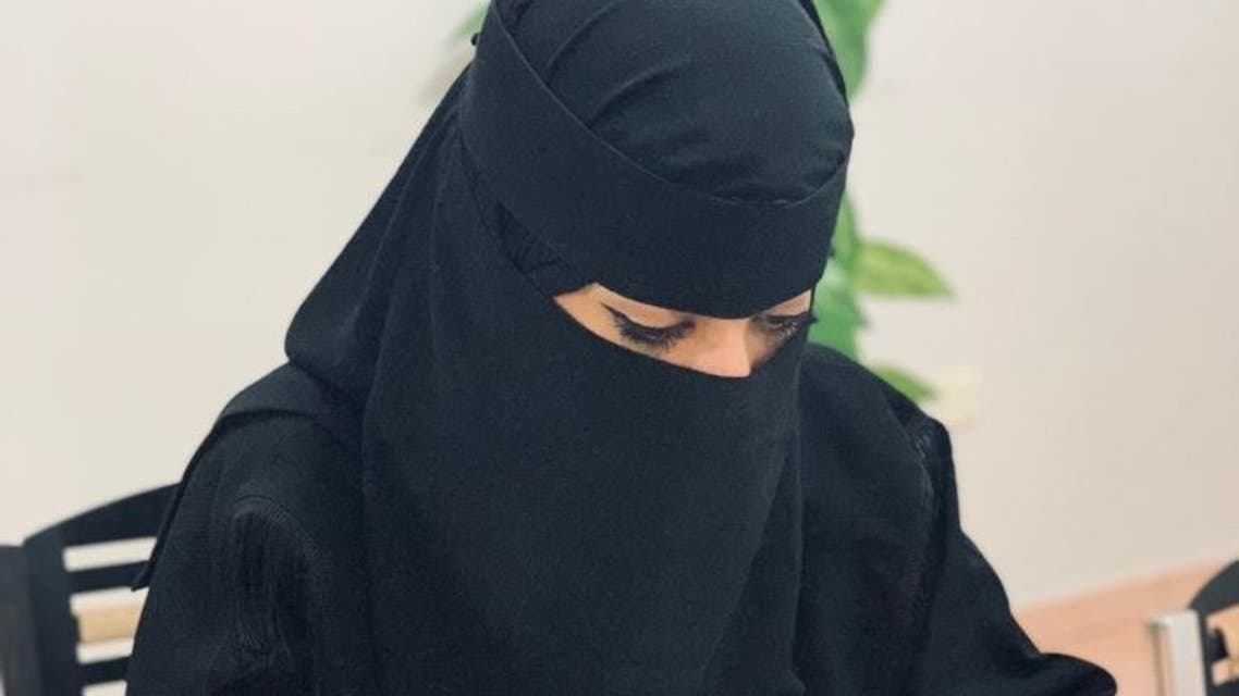 سعودي يفجر مفاجأة مدوية بشأن امرأة تزوجت مسيار 4 رجال في وقت واحد.. والصدمة كيف اكتشف الزوج الرابع الخدعة !!