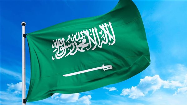 السعودية تصدر قرار صارم بمنع الاجانب من لبس الثوب السعودي وعقوبة قاسية لمن يخالف!