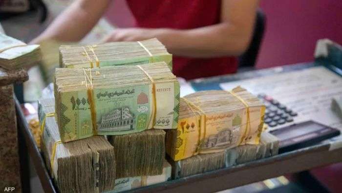 السعر الآن : تغير كبير غير مسبق لسعر الريال اليمني امام العملات الأجنبية بصنعاء وعدن