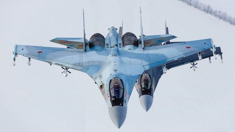 ما هي الصواريخ التي كانت تحملها مقاتلات Su-35 الروسية خلال مرافقتها طائرة بوتين إلى أبو ظبي؟