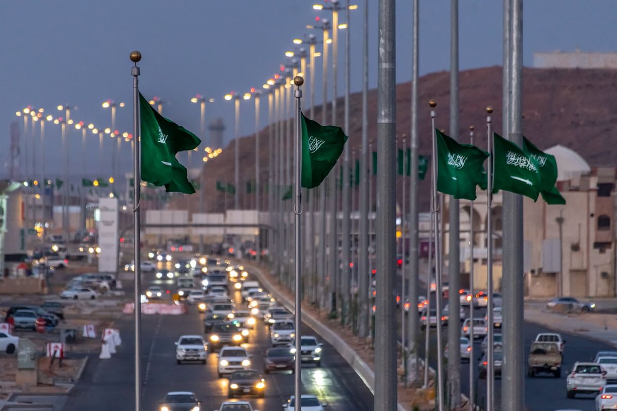 ماهي المهن التي اعلنت السعودية ترحيل جميع المغتربين العاملين بها بدءاً من 30 شوال؟ | أخبار العرب