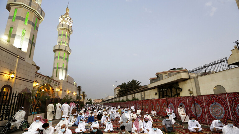 قرار إيقاف أمور وعادات في كافة المساجد داخل أراضي المملكة العربية السعودية 