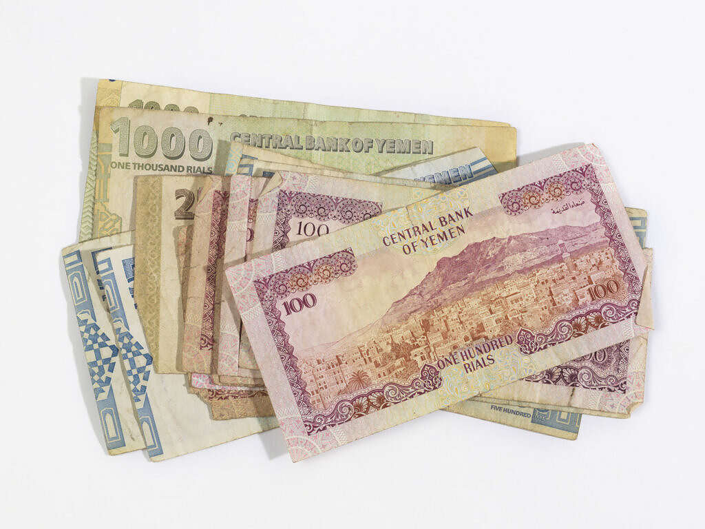 اليمن : اسعار صرف العملات تفاجئ الجميع هذه اللحظه بسعر جديد غير متوقع ..السعر الآن 