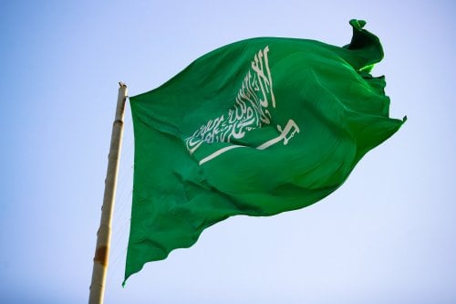 السعودية..أمر ملكي بالغاء سعودة 13 مهنة وتسمح للوافدين بالعودة للعمل فيها