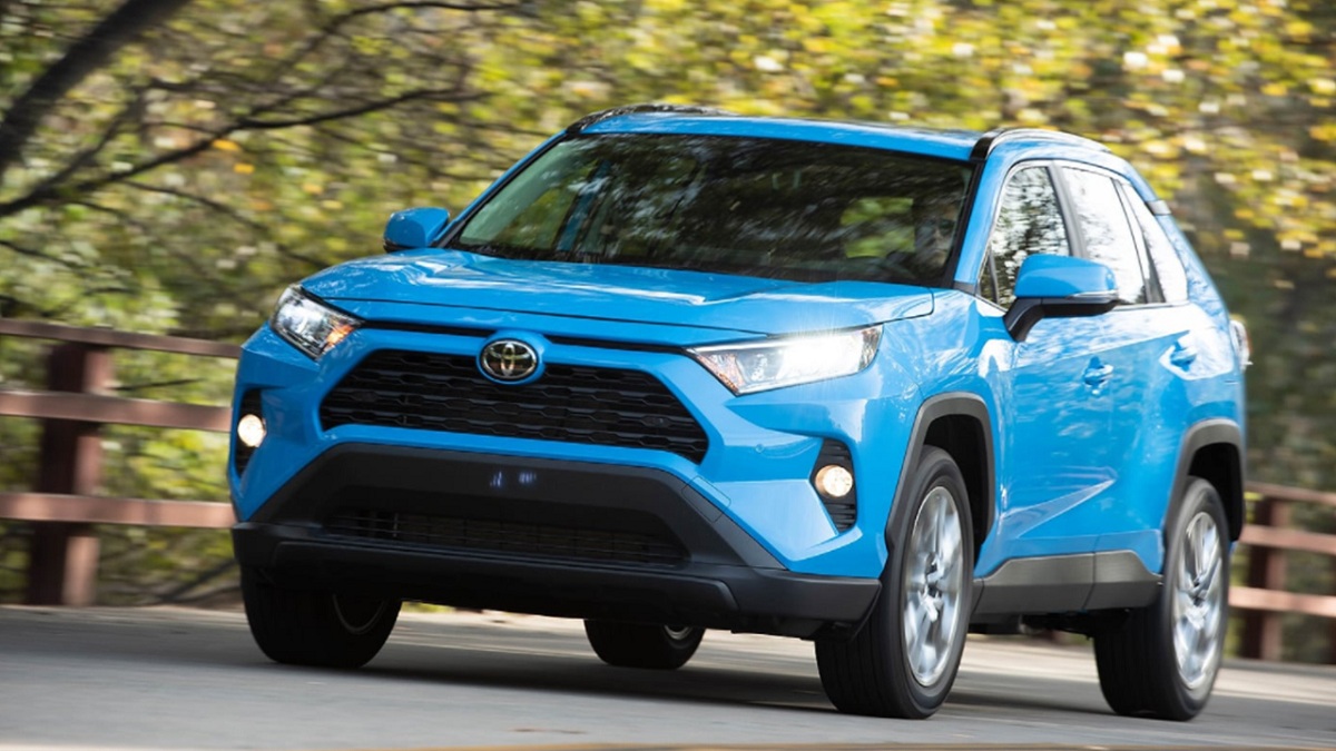 سيارة تويوتا راڤ4 2023 Toyota RAV4 لن تتوقع كم يبلغ سعرها في السعودية والوطن العربي؟.. وهـذه ابرز مميزاتها الجبارة!