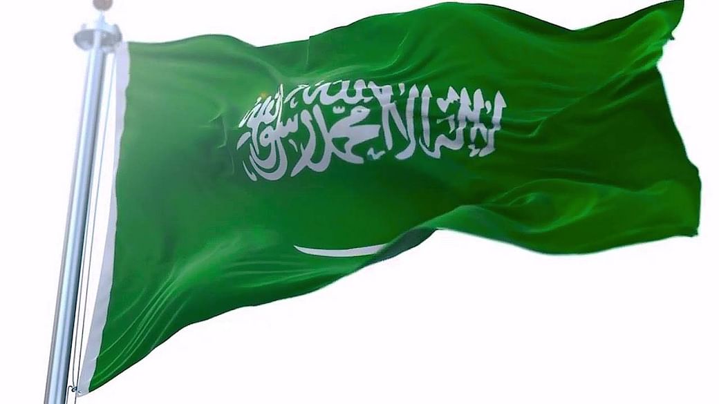  عاجل: السعودية تباغت جميع الوافدين وترفع أسعار تأشيرات الخروج والعودة بشكل مضاعف!!